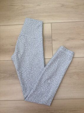 Grey Leopard-Print Leggings